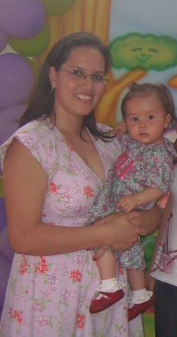 Sabrina da Rocha (Central de Atendimento ao Aluno, Panambi) com a filha Carolina